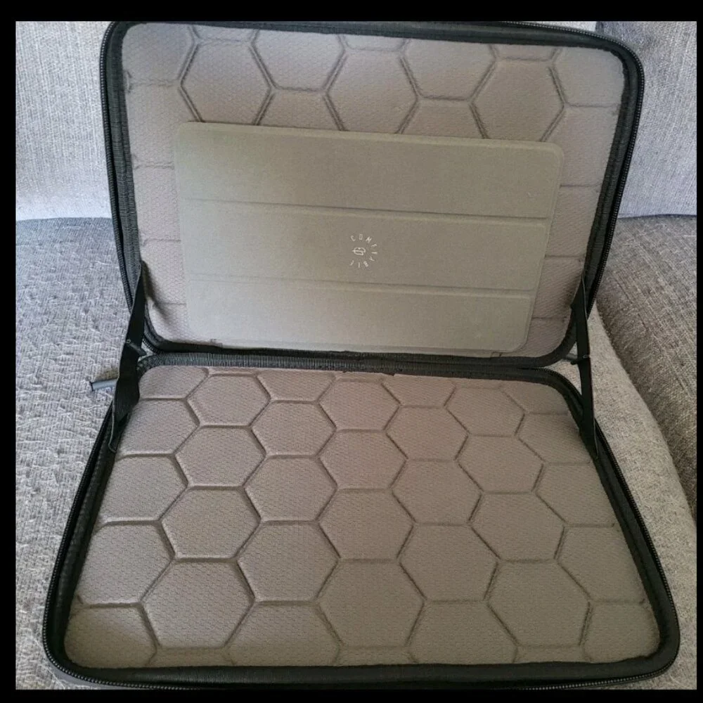 Combination Laptop/Tablet Hardcover Case (Comfyable) And Lap Pillow (Simplyhome)